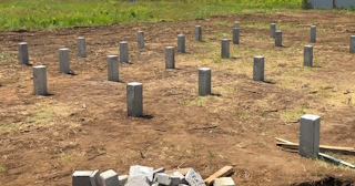 Фундамент на забивных жб сваях под ключ в Минусинске - фундамент из забивных железобетонных свай цена от 3137 руб/м2